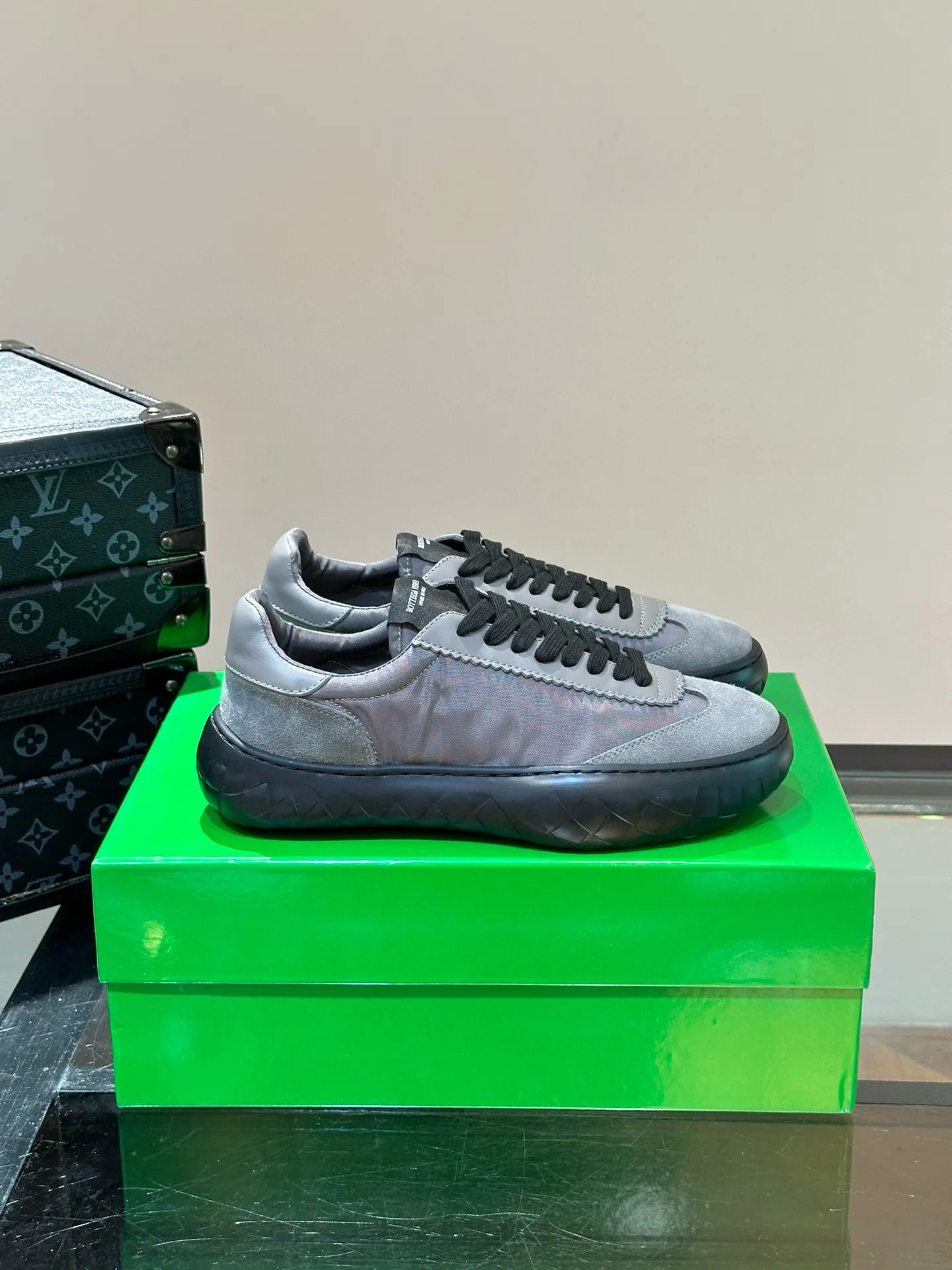 Factory price: 438💰BV/Bottega Veneta🆕New men's moral training sneakers, made of Sneaker technology nylon and suede, inspired by retro basketball shoes, a new interpretation of classic sneakers, a light, comfortable and breathable summer must-have item, the soles are made of classic woven texture, super recognizable, nylon suede stitching, full of texture! Size: 38-44, (45 customized)